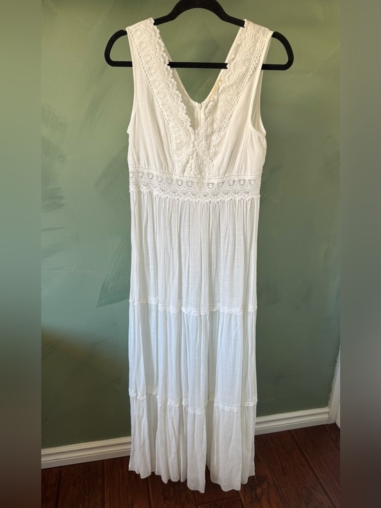 Rebellion Dresses & Skirts - Rebellion White Lace-Trim V-Neck Maxi Dress